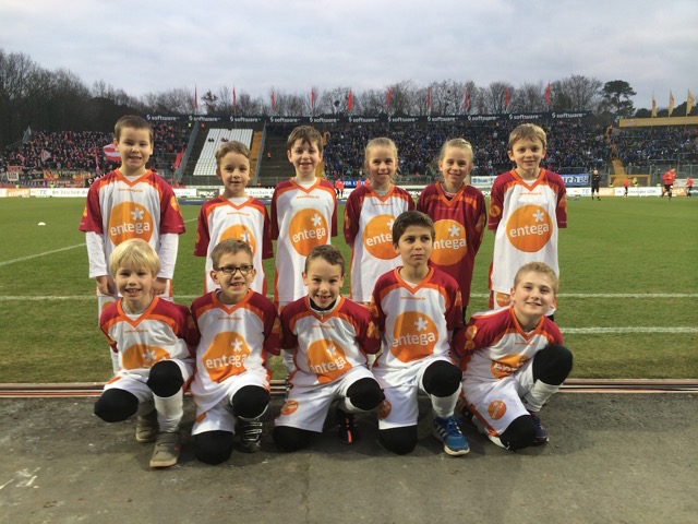 F Jugend Einlaufkinder 1 gross
